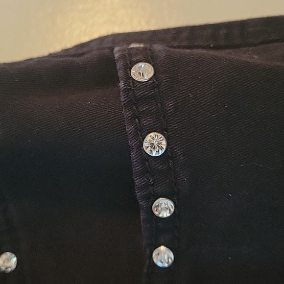 Embellished Ethyl capris - Picture 3 of 14